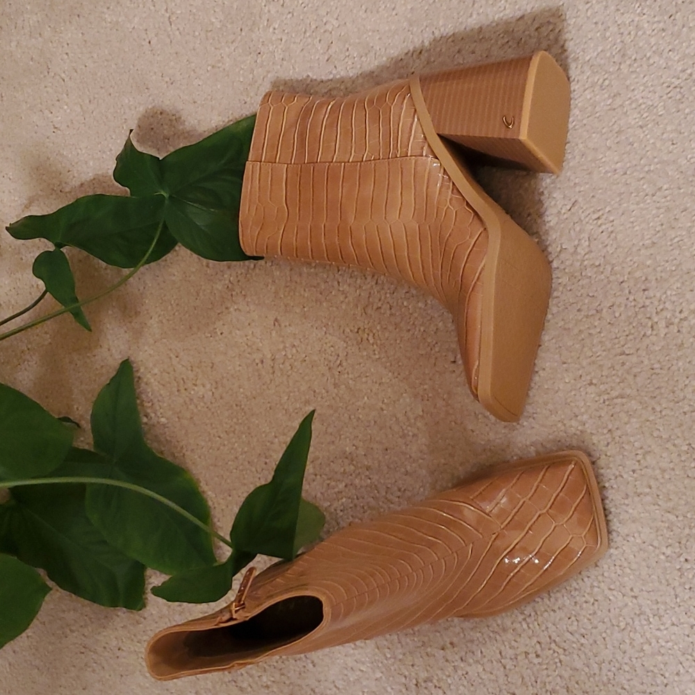 Circus NY Wing Tip Boots